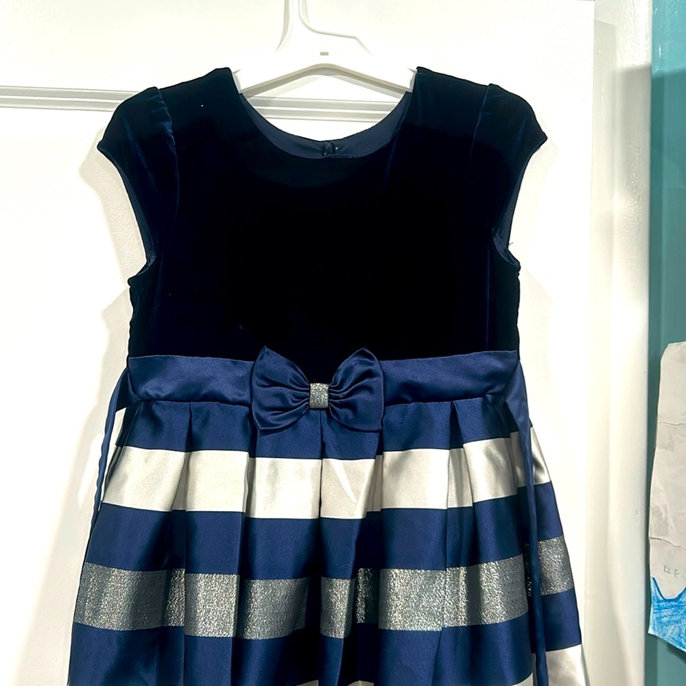 Girls velvet dress